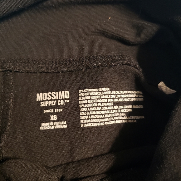 Mossimo Black yoga leggings - Picture 4 of 4